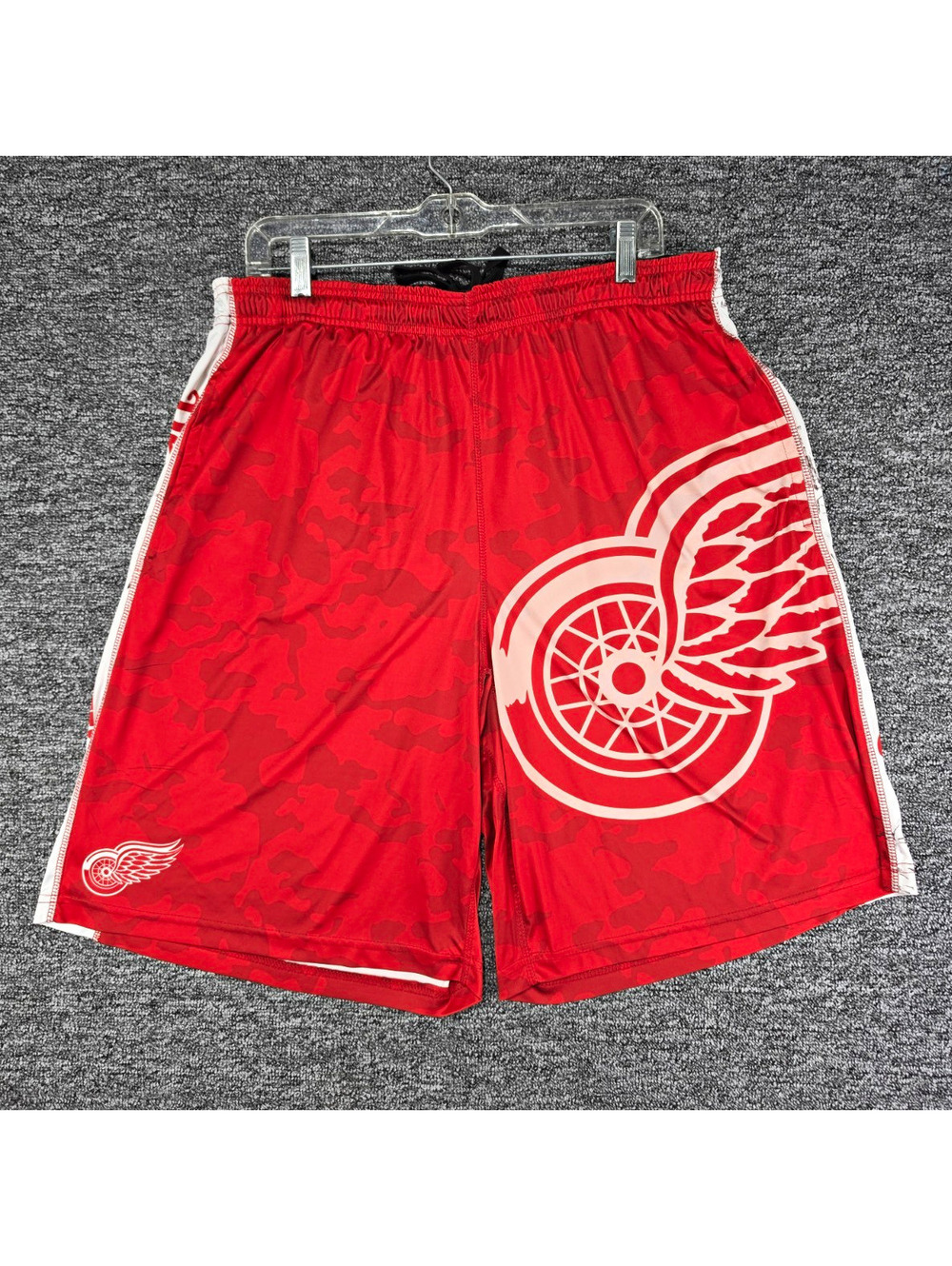 Detroit Red Wings NHL Hockey Fan Logo Camo Shorts Red White Team Colors